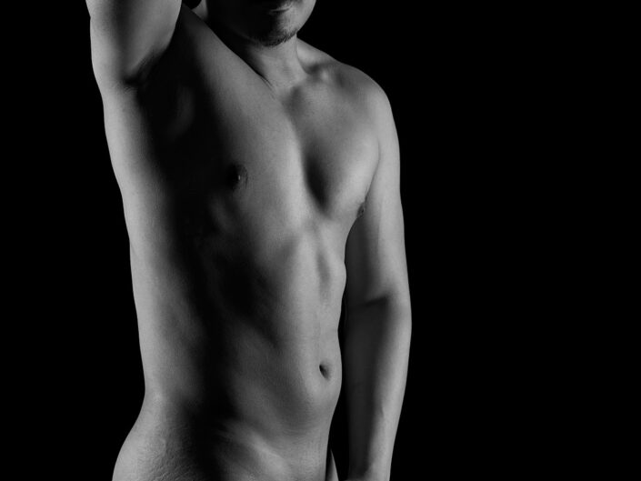 https://www.seb-photography.fr/wp-content/uploads/2023/01/photographie-de-nu-masculin-seb-photography-photo-erotiques-4-705x529.jpg